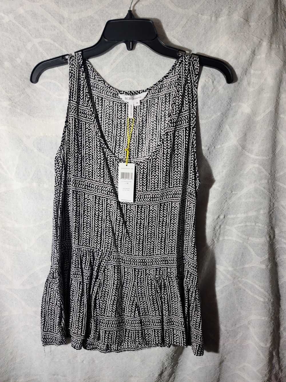 BCBGeneration Black and White Printed Sleeveless Tank